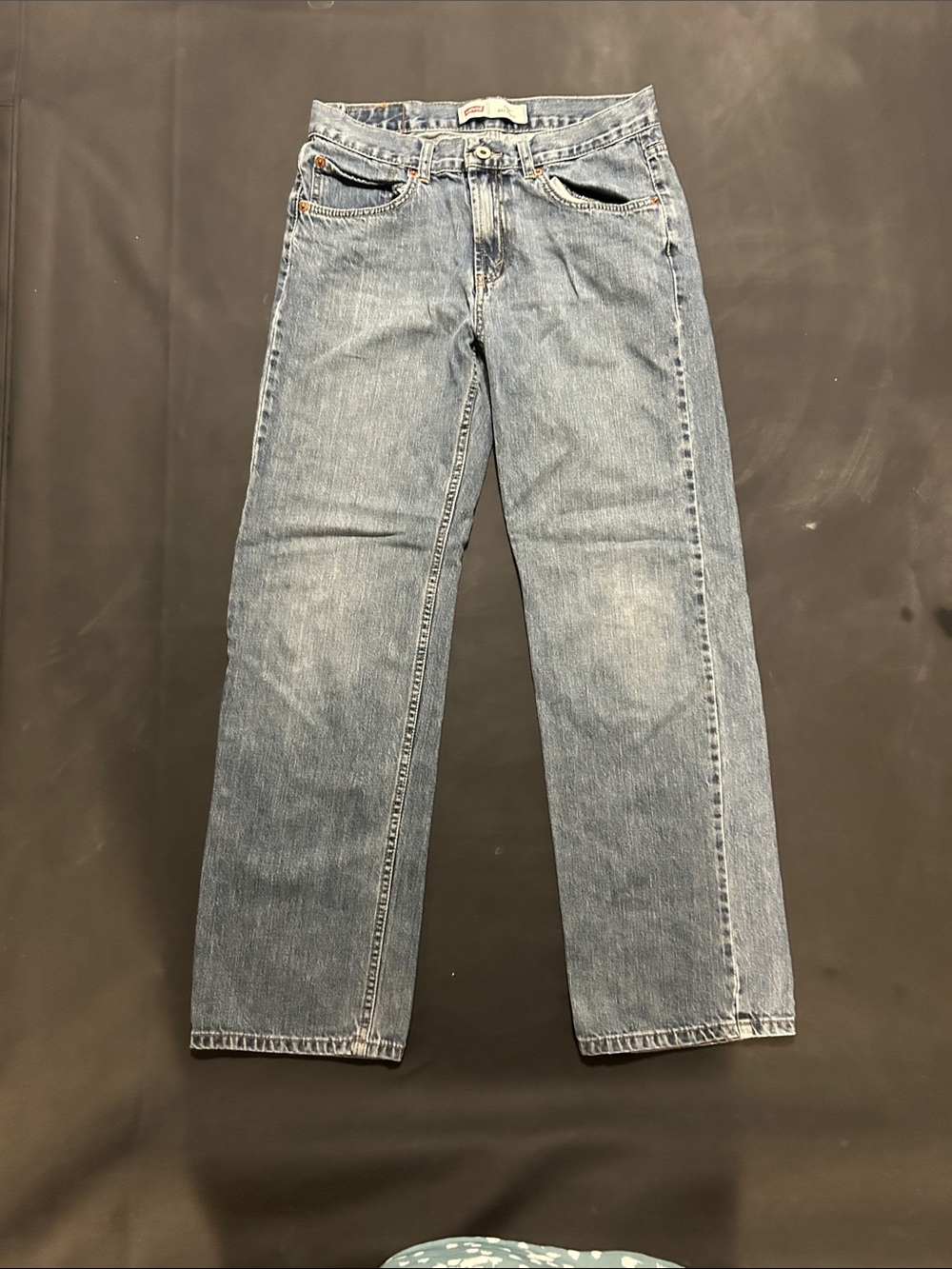 Levi's 550 Relaxed fit, Men's Straight Jeans in Classic Blue Denim